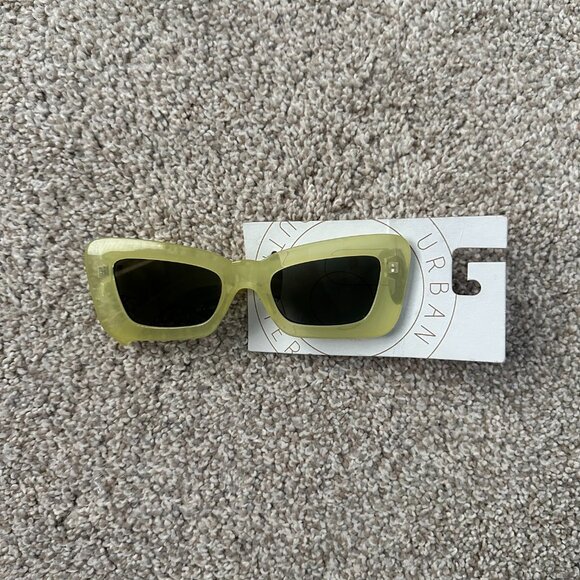 NEW urban outfitters kittie rectangle sunglasses 🤍 - Picture 13 of 13